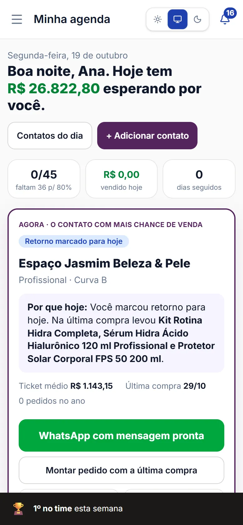 Agenda da vendedora no celular com o contato do momento, o motivo de chamar e o botão de WhatsApp com mensagem pronta